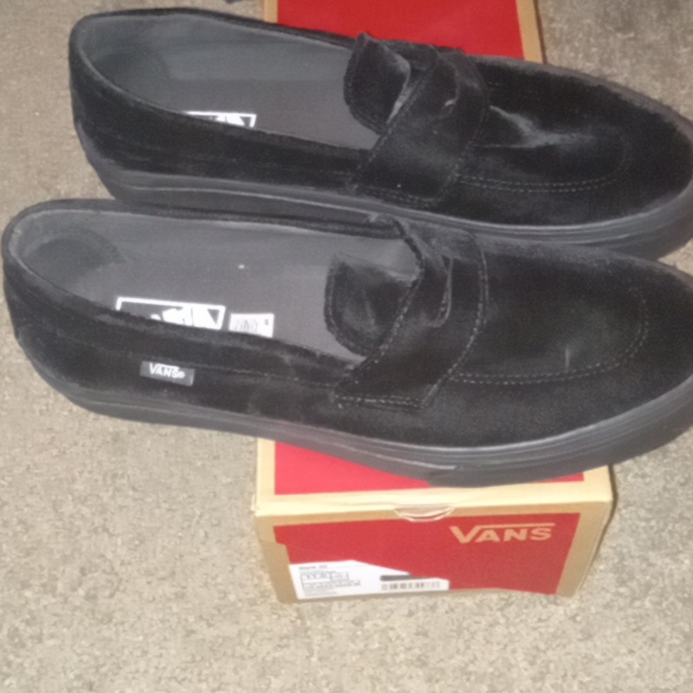 Style t3 vans loafer brand new never worn